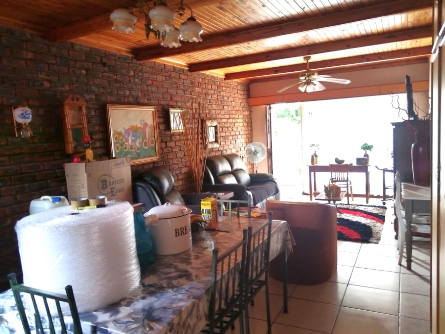 2 Bedroom Property for Sale in Kannoniers Park North West